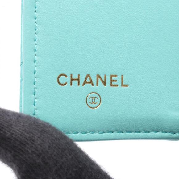 CHANEL Green Leather Wallet - Picture 4 of 7